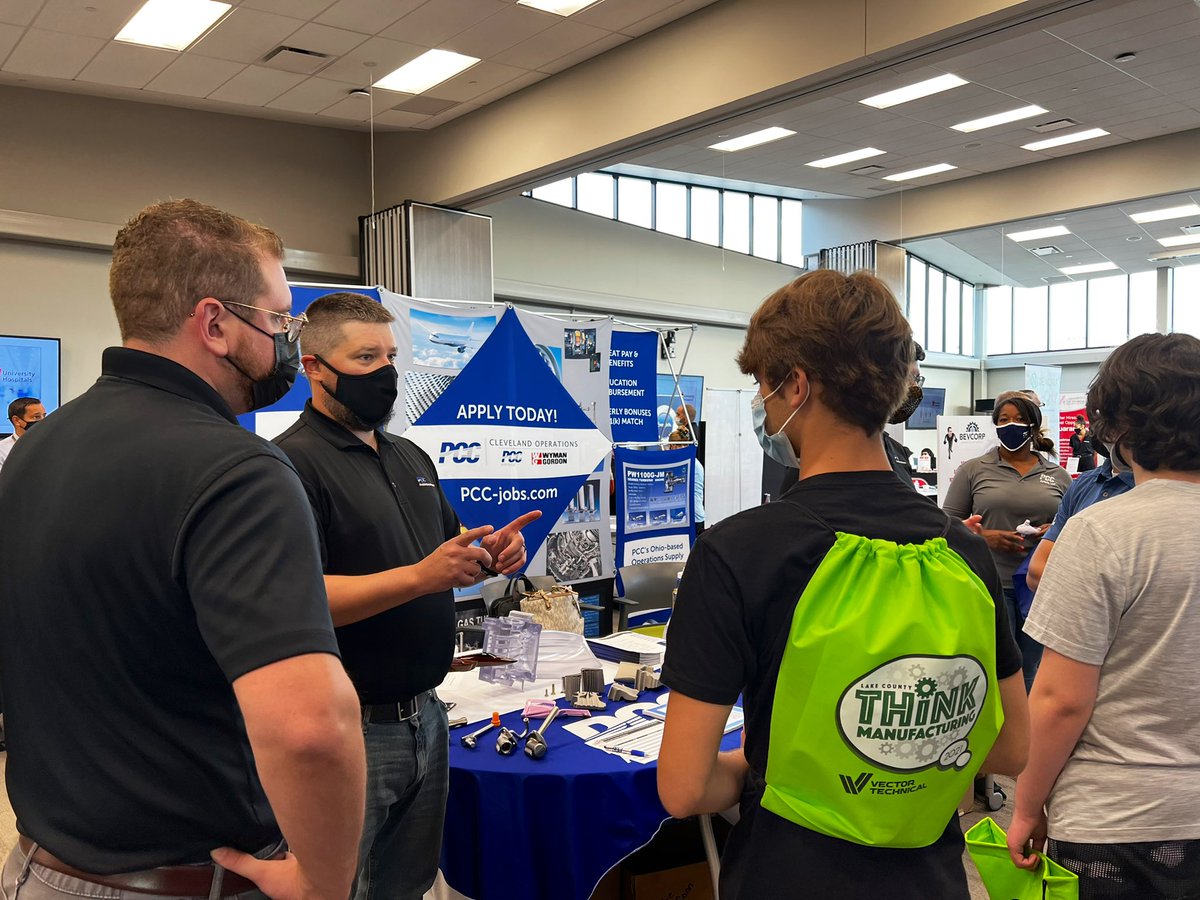 DrGlavanMHS's tweet photo. Excited for @mentorschools to host the 8th annual @awtthinkmfg expo! Bringing together hundreds of students from NEO with over 40 manufacturing employers! @OhioOWT @OhioCCS_CTE @OHEducation @OHIOMFG @WWLCchamber @Mentor_Chamber https://t.co/7KbeKWTo0n