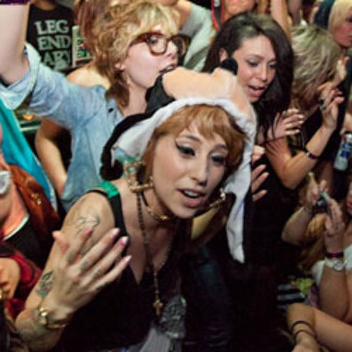 citykidjames's tweet image. a chokehold. you had to be there.