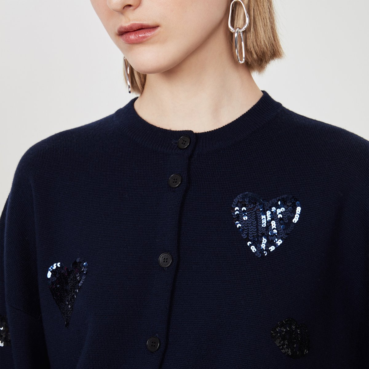 markuslupfer's tweet photo. It’s the subtle sequin details that really count!

#MarkusLupfer #MarkusLupferAW21 https://t.co/ASjhGoCjC3