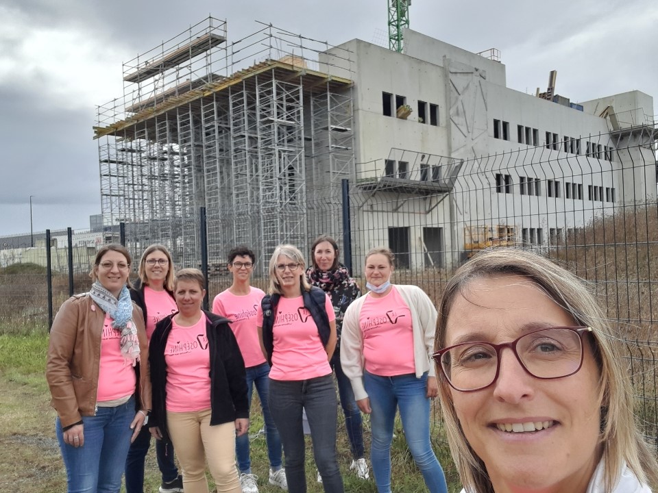 [ÉVÈNEMENT]🎗En marche contre le cancer du sein 👭
Depuis 3 ans, EDYCEM se mobilise pour la bonne cause en finançant la participation à la Joséphine à toutes ses collaboratrices.  
Une belle preuve d'engagement et de solidarité. 
#octobrerose #jesuisjosephine