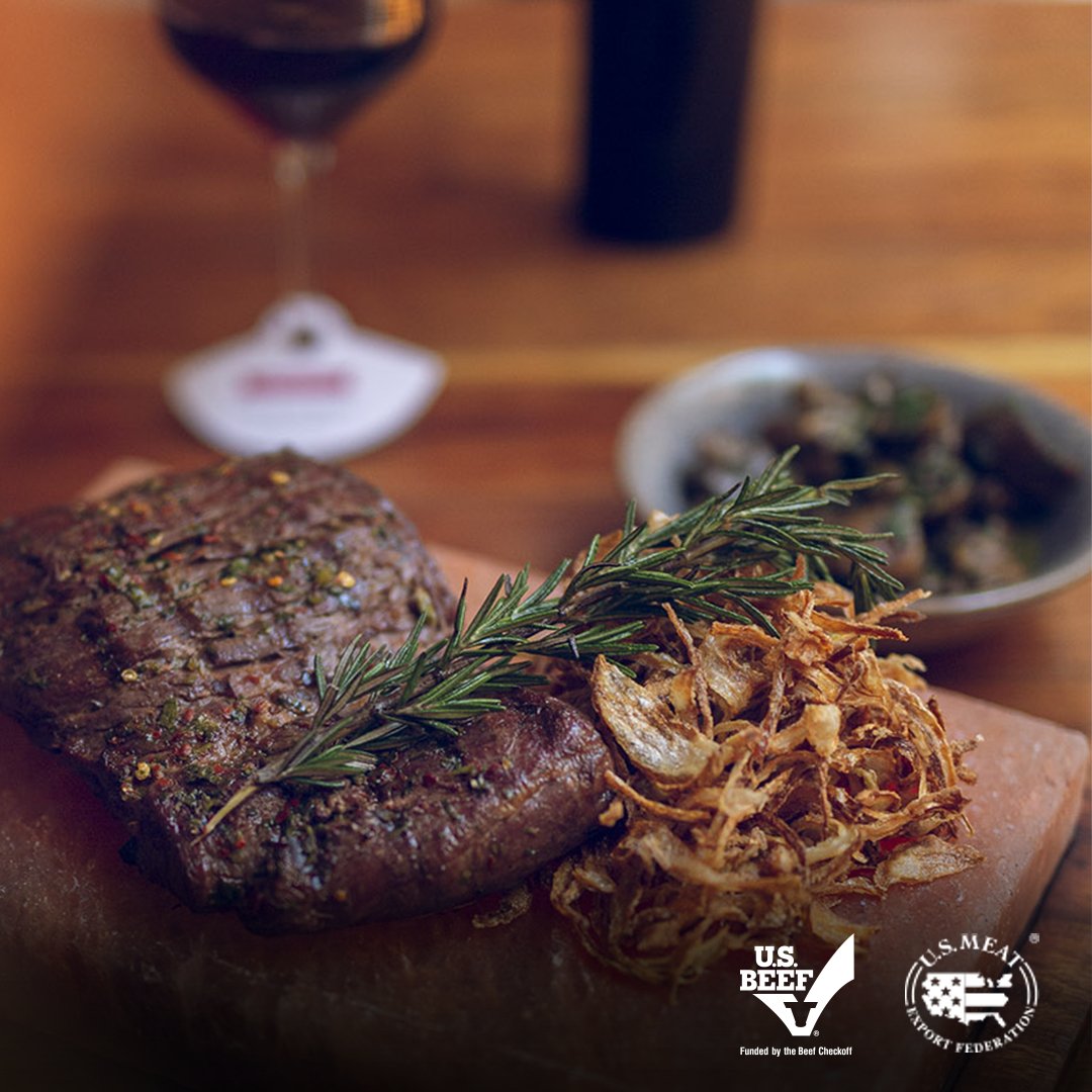 No puedes quedarte sin probar los exquisitos platillos del Festival Sabor a Brasa y disfrutar de los vinos que tenemos para acompañarlos.

@usmef_mexico

#Meat #SaborABrasa #Carbon #Parrilla #LaMansion #Foodys #Foodporn #Foodie #Foodpics #Instafood #ComerEsElPretexto #Foodlover
