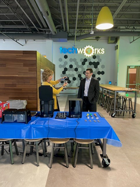CommCharterAcad's tweet image. Thank you, Rep. @JasonOrtitay, for visiting #CCA&apos;s Waterfront Family Service Center in Homestead and touring the #TechWorksatCCA laboratory. Our #CCAWorks initiative is focused on preparing today&apos;s students for the jobs of tomorrow. #HowSchoolShouldWork