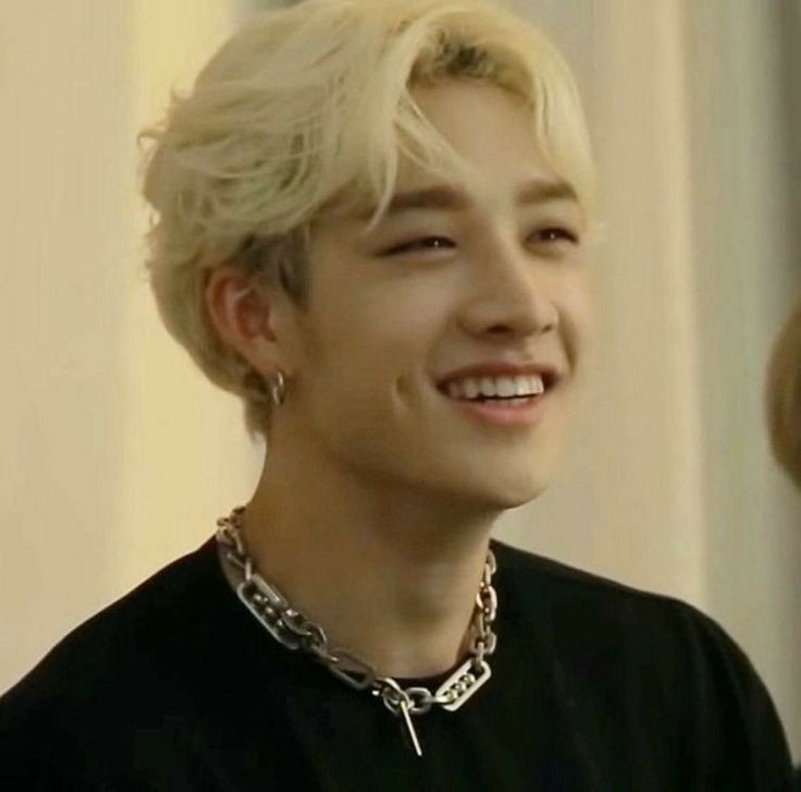 TAEmKIMchi's tweet photo. oggi   🕳️ 🏃🏻‍♀️🏃🏻‍♀️ per le fossette di Bangchan https://t.co/TnCKsAf3GO