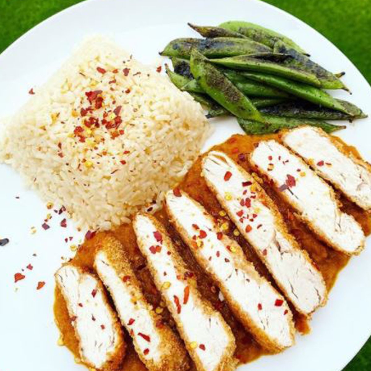 SlimmingWorld's tweet photo. Dine in with #SWCurryClub & tuck into a dhalicious & #Slimming-friendly offering like the tasty selection our members plated up π! From veggie curry sauces to breaded katsu chicken π. πΈ credit to MakeitSW, sw_lauras_life, lucys_sw_journey & sw_sal9 on Insta. #NationalCurryWeek https://t.co/YjqncQZl7F