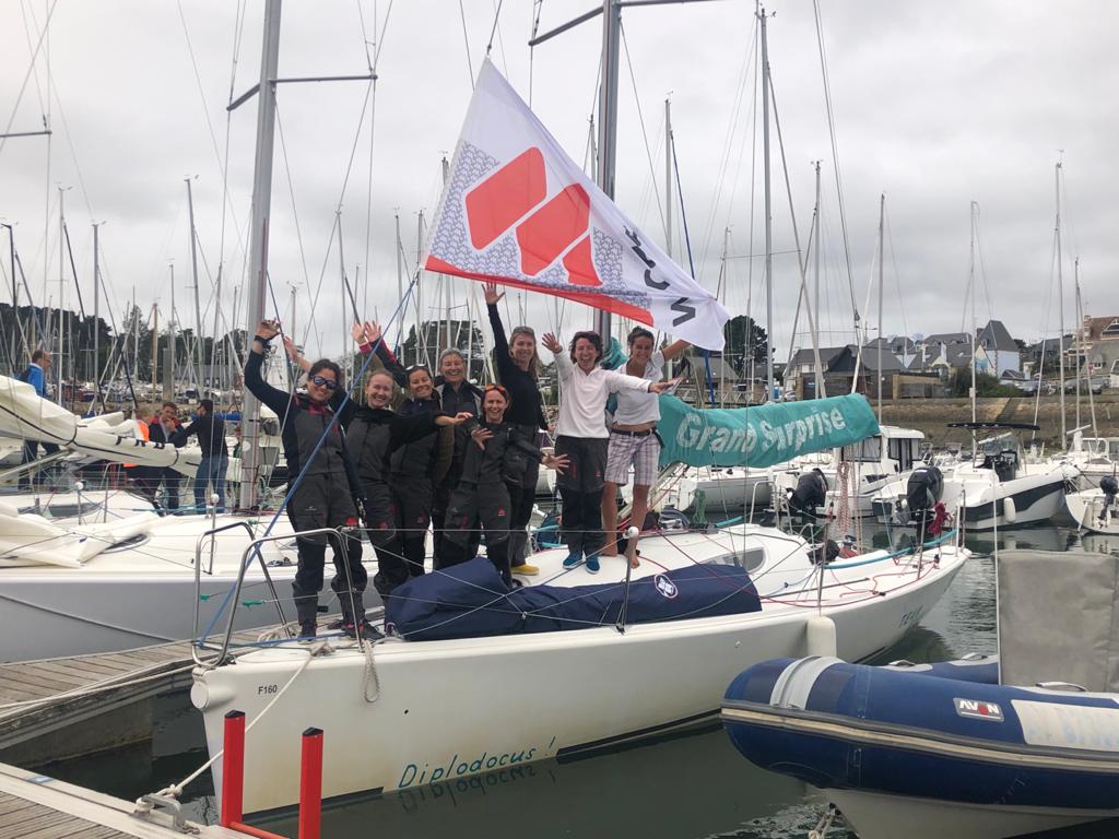 VoileMACSF's tweet photo. [J-1 AVANT LA COMPETITION] Les 2 équipages #MACSF exclusivement professionnelles de santé se sont entraînés avant le #SpiOF qui a lieu demain. 
@HorizonMixite #prosdesante #generationmixite #osez https://t.co/lboYReUvLV