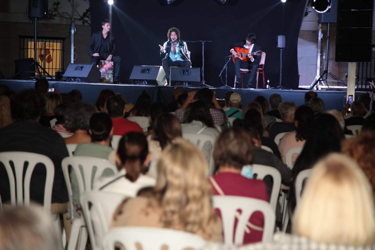 Mapsound's tweet image. Os dejamos algunas fotos de la #velada flamenca con Kiki Morente y a la #guitarra de Juan Habichuela Nieto por Tierras Granadinas

#flamenco #morente #guitarra #musica #concierto #dpa #electrovoicespeakers #mapsound #cultura #arte