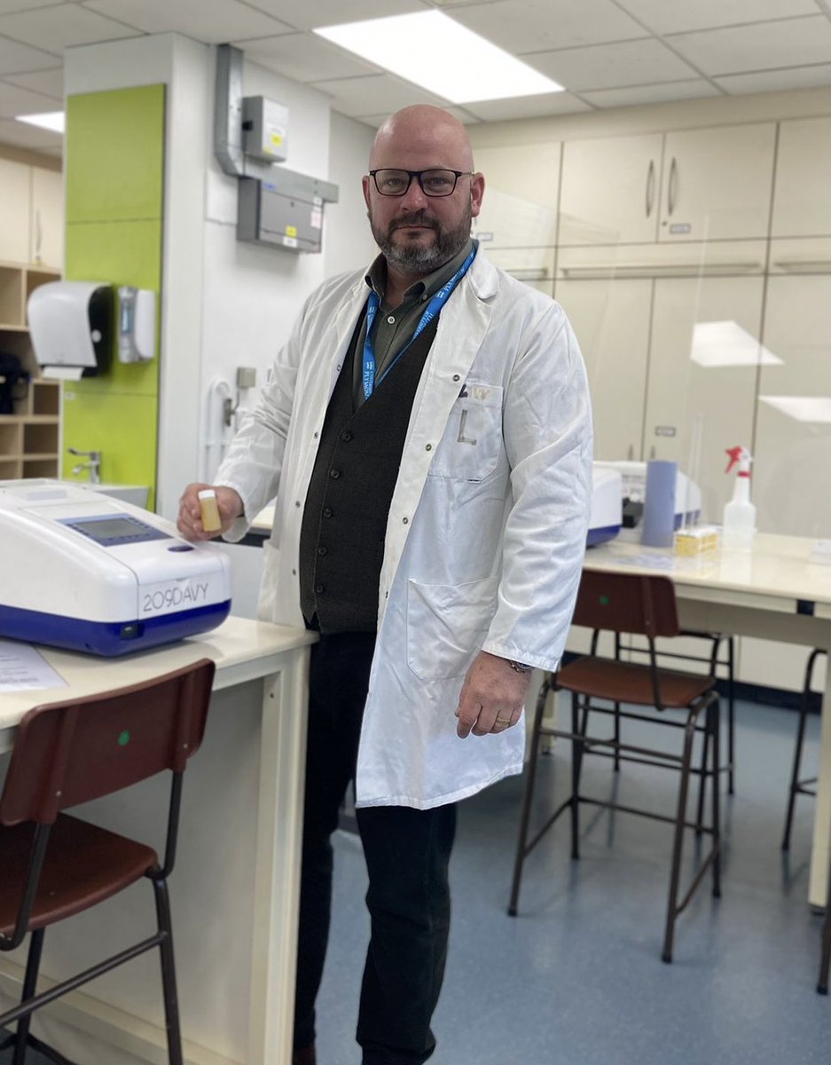 RoyDogBehaviour's tweet image. Great news! I've been elected as a member of The Royal Society of Biology 🙂 [takes a bow]

Now working towards a BSc (Hons) in Animal Behaviour and Welfare. 

#biologysciences #research #animalwelfare #dogbehaviour