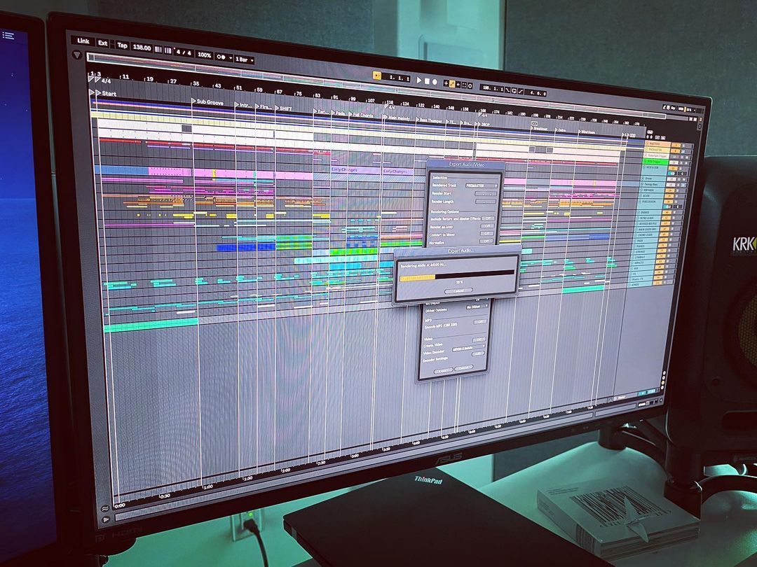 Name a better feeling than this ☝🏼 Finishing those tracks <a href="/theDavidElston/">David Elston</a>! #todaystudio