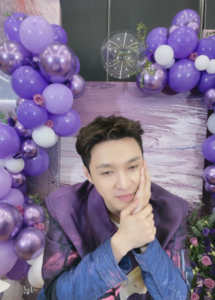 I'm lucky to witness the growth of such beautiful person. In a short period he imposed his talent and now he is admired and loved by millions of people. I can't believe it's his 30th birthday. Will never forget this journey
#AllRounderLAYDay #LAYTrueFire #HappyLAYDay <a href="/layzhang/">Lay Zhang</a>