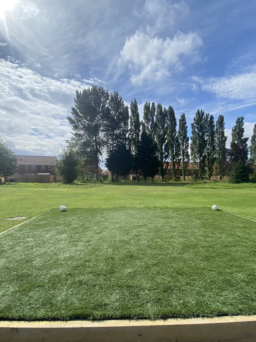 YorkFootGolf's tweet photo. Amazing weather this week! 😎

Course is looking good, the beer garden is still open and the #teqball table is still embarrassing everybody! 🤣

Times are available everyday until Sunday. Bookings are required but easy to do online at https://t.co/gRqoHxD1gn 

See you soon ⚽️⛳️🧡 https://t.co/Jn1DaHce6n