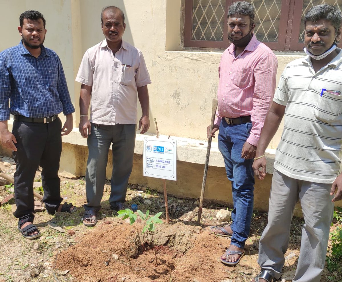 FactVellore's tweet photo. FACT TN Vellore Tree planting activity...
பாக்ட் வேலூரில், இந்தியாவின் 75-ம் ஆண்டு சுதந்திர தினத்தை போற்றும் விதமாக மரம் நடும் நிகழ்ச்சி நடைபெற்றது. https://t.co/wEHmCRFD4d