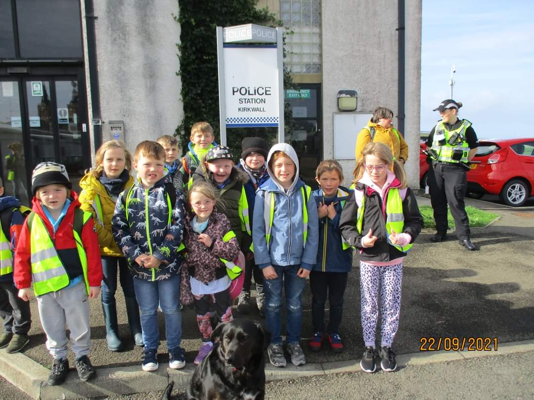 PSOSOrkney's tweet photo. A few photos of an impromptu visit from #Sanday School! 

Fortunately, Constable Price was available to speak with them outside.  Although with @odd_zoe walking past, she may have stolen some of Constable Prices' thunder! 

@OrkneyDrugsDog https://t.co/bJHYsSRi31
