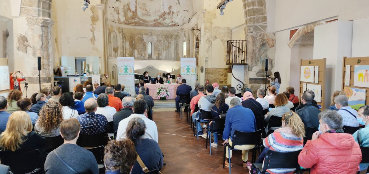 TalaveraAyto's tweet photo. 🤝 Sánchez destaca la “enorme y constante colaboración” que existe entre el equipo de Gobierno y la asociación @atafestalavera.
#ODS10 #ReducciónDeLasDesigualdades #ATAFES #ElRincónDeATAFES #TalaveraDeLaReina #Colaboración
👉+info: https://t.co/cDROhTbnRz https://t.co/AISc1eVXUm