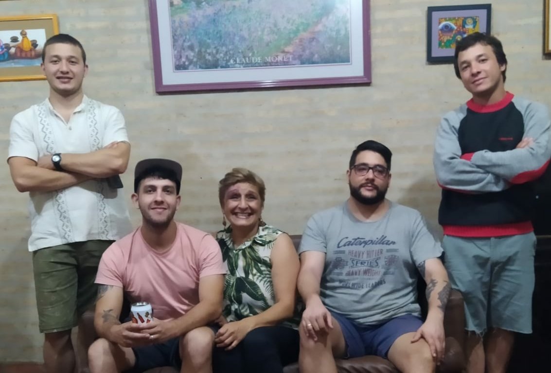 CiraNovara's tweet photo. Gracias a mis hijos, mis nietos y nietas, mi familia y a todas las personas que me acompañaron en este hermoso proceso de campaña. Sin el apoyo, diálogo e inspiración de cada uno/a de ustedes, este sueño colectivo de transformar Asunción, no sería posible. https://t.co/iFfKmedUU9