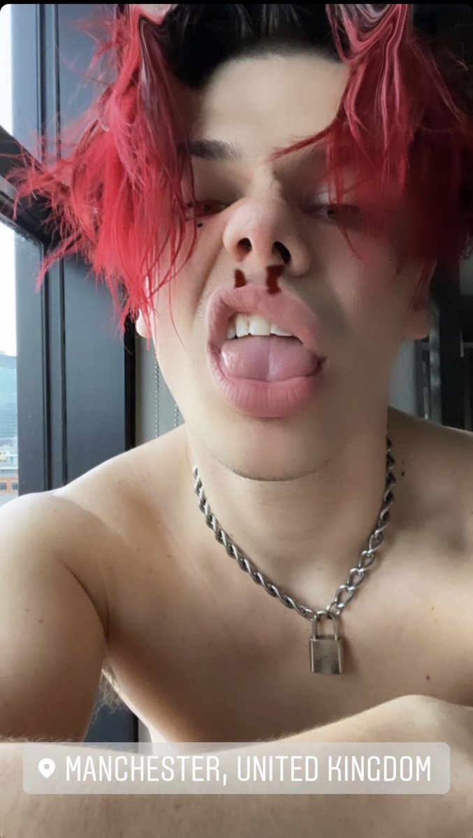 reonmars's tweet image. o único ser que fica bonito com esse filtro é o yungblud e ngm mais!!!