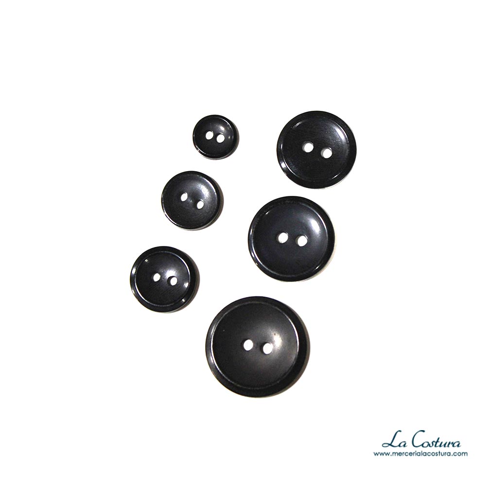 BOTÓN NYLON ideal para las BATAS de tus peques🤩
bit.ly/botones-clasic…

Puedes hacer una fila de un mismo color, poner transparentes o dejar que tu peque decida los colores 😜😉

+BOTONES ➡ bit.ly/botones-lacost…

#botonesbatas #botones #vueltalacole #merceria #costura #diy