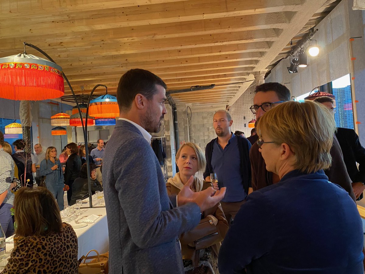 La cuisine locale, durable et responsable à l’honneur toute cette semaine à Rennes avec le festival Goûts de Rennes. Convivialité, créativité, circuits-courts… la recette d’un repas réussi ! Bravo à Olivier Marie et aux chefs rennais engagés pour le « bien manger ».