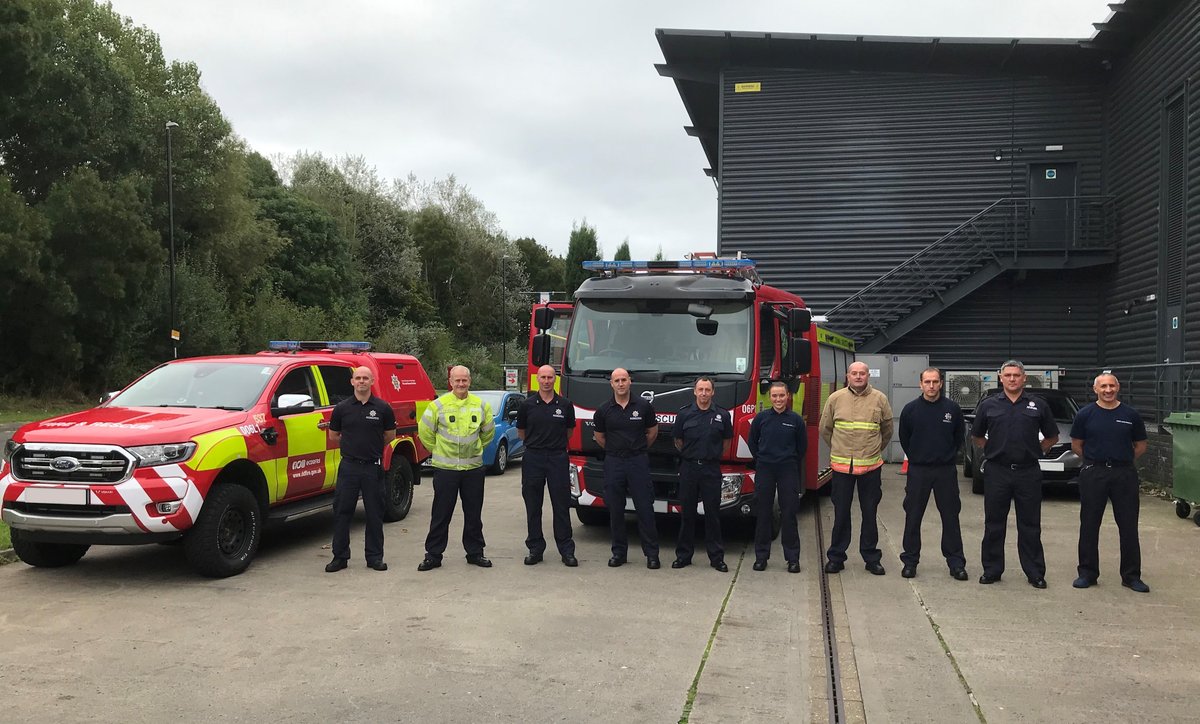 This week @CDDFRS @Tyne_Wear_FRS crews met up at Rainton Bridge Community Fire Station to get familiarised with appliances & equipment carried by different Services. It was also used to plan cross border exercises & joint attendance at high risk premises. #SavingLivesTogether