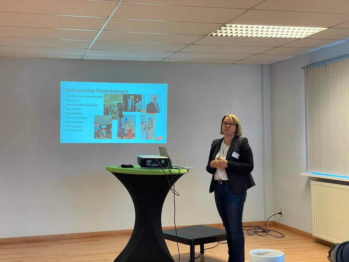 #openkoffie #unizogeraardsbergen #unizo aftrap van eerste open koffie was een succes #ondernemerschap