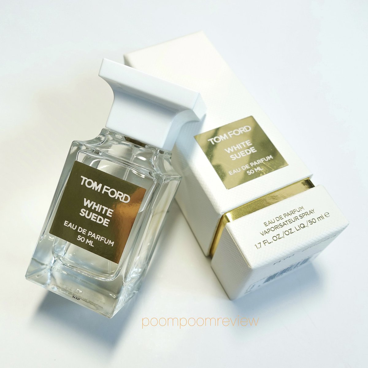 poompoomreview's tweet photo. Tom Ford White Suede อีกกลิ่นจากบ้าน #TomFord ที่อยากแนะนำให้คนที่ชอบกลิ่นแนว musky/powdery ไปลองกันค่ะ มีความเป็นกลิ่นหนังอ่อนๆ และมีกลิ่นของดอกไม้นัวๆตีขึ้นมาด้วยค่ะ ให้ความรู้สึกอบอุ่น สุภาพ สุขุม คิดว่าเป็นอีกกลิ่นที่เหมาะกับวัยทำงานเป็นต้นไปค่า

#poompoomreview #ใช้ดีบอกต่อ https://t.co/KVwVFK0CGv