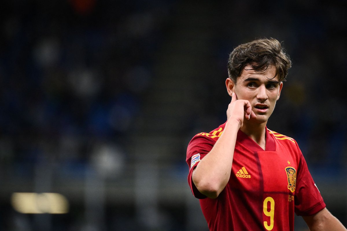 FabrizioRomano's tweet photo. Gavi, more than a wonderkid.
Barcelona board have been working on new contract proposal for weeks. Details: five years deal with salary increasing from year to year. 🇪🇸🌟 #FCB

Barça are planning to progress in talks with Gavi soon, as @sport &amp; @adriaalbets reported. ‘Optimism’. https://t.co/PTgy9Uquky