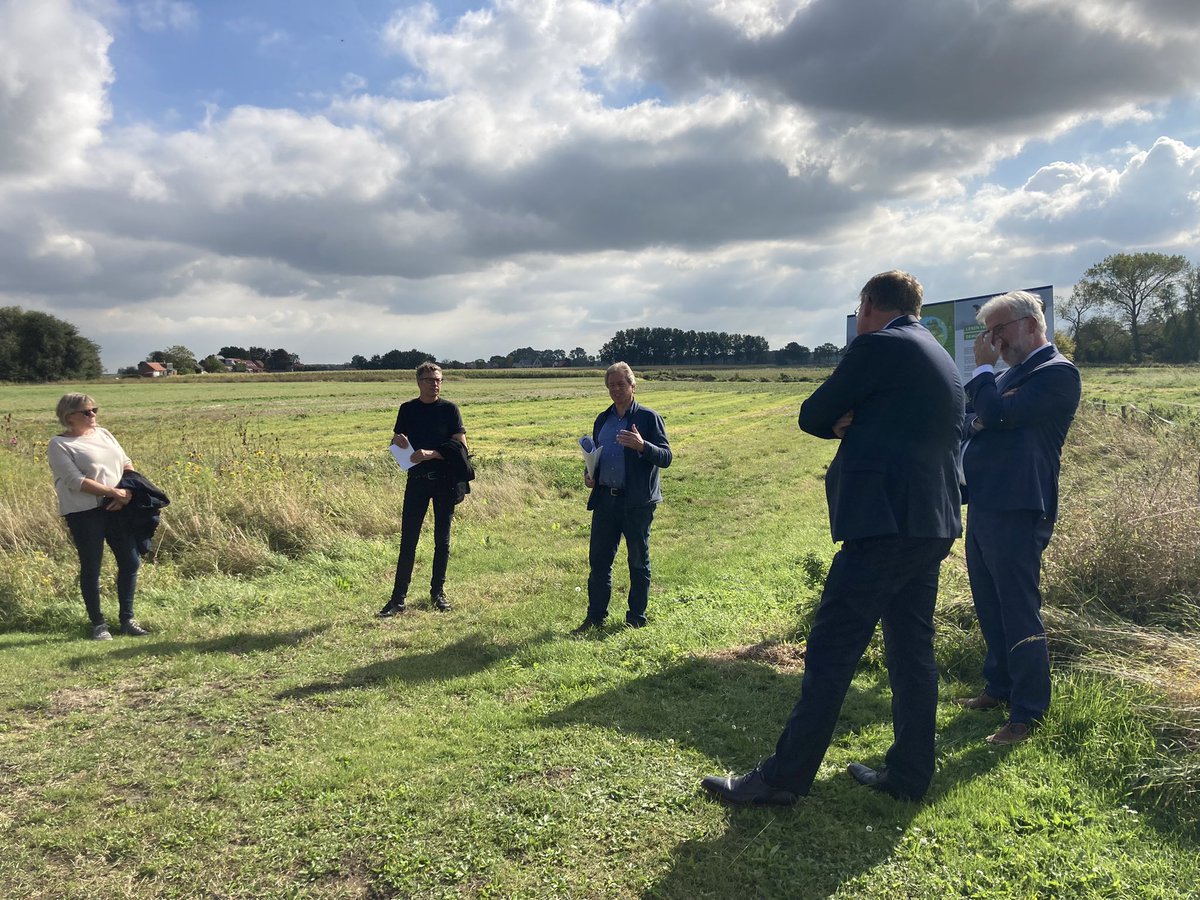 Op bezoek met partijen die samenwerken in de regiodeal (Rijk, provincie, gemeenten) in Zeeuws-Vlaanderen. Enthousiast verhaal van @GMangnus over het grenspark. #Zeeland  #Regiodeal
