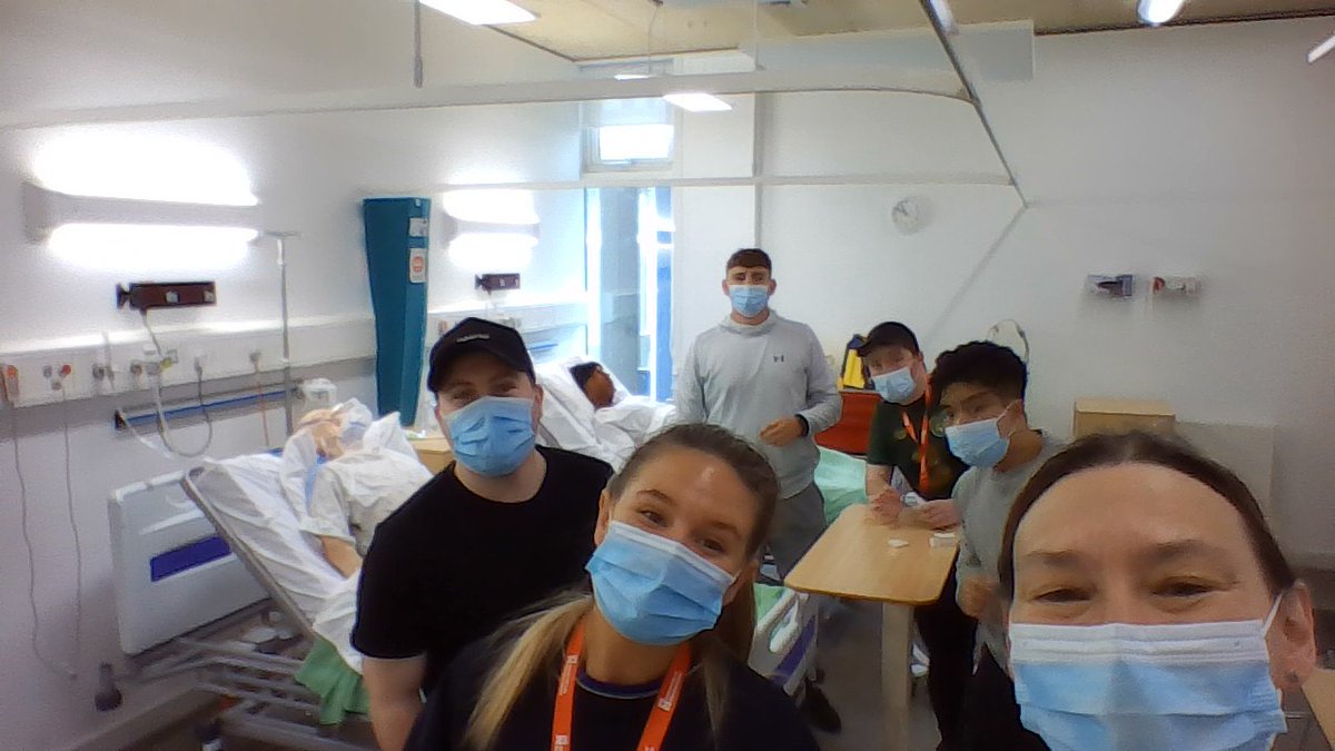 UniNhantsPhysio's tweet photo. Week 3 and the students are in the sim space #cardioresp #postsurgical @UniNhantsFHES @RachelMorrisLo1 https://t.co/gGnoKbIhKD