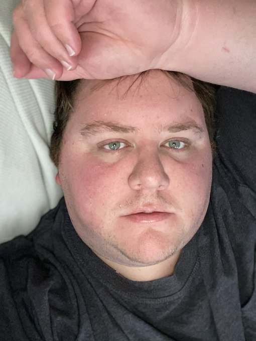 I&rsquo;m struggling today. I&rsquo;m tired, it&rsquo;s dark and raining on this amazing autumn day. I just wanna cuddle<a href="/tag/fat"class="tags"><span>#fat</span></a><a href="/tag/chub"class="tags"><span>#chub</span></a><a href="/tag/fupa"class="tags"><span>#fupa</span></a><a href="/tag/superchub"class="tags"><span>#superchub</span></a>