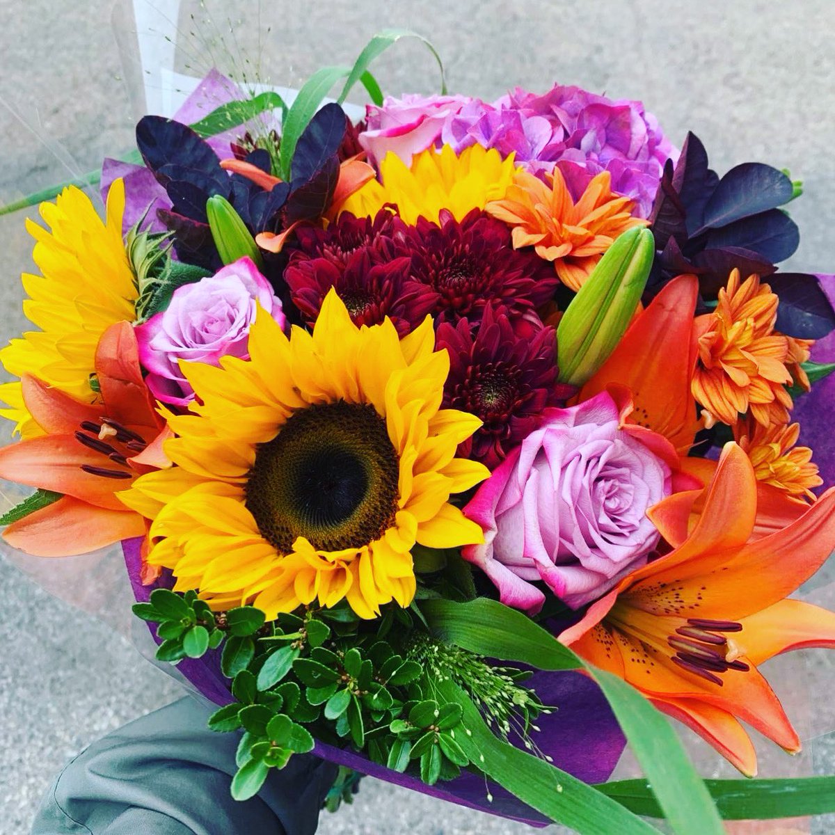 Inyourfacepb's tweet photo. How lovely is this bouquet? Perfect for a fall wedding. Or any occasion cause who doesn’t like to get flowers? Highly recommend Callingwood Flowers for your floral arrangements. #businesssupportingbusiness #yegshoplocal #yegflowers #callingwoodflowers #flowers https://t.co/WTeuJRpZWc