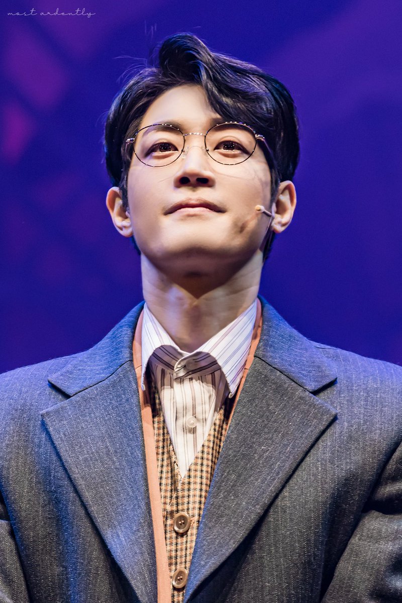 mst_rdntly's tweet photo. 211004 미인 커튼콜 15:00
강산 役 | #박영수

나를 울려 주는 봄비
언제까지 내리려나 https://t.co/9uNceXggeu