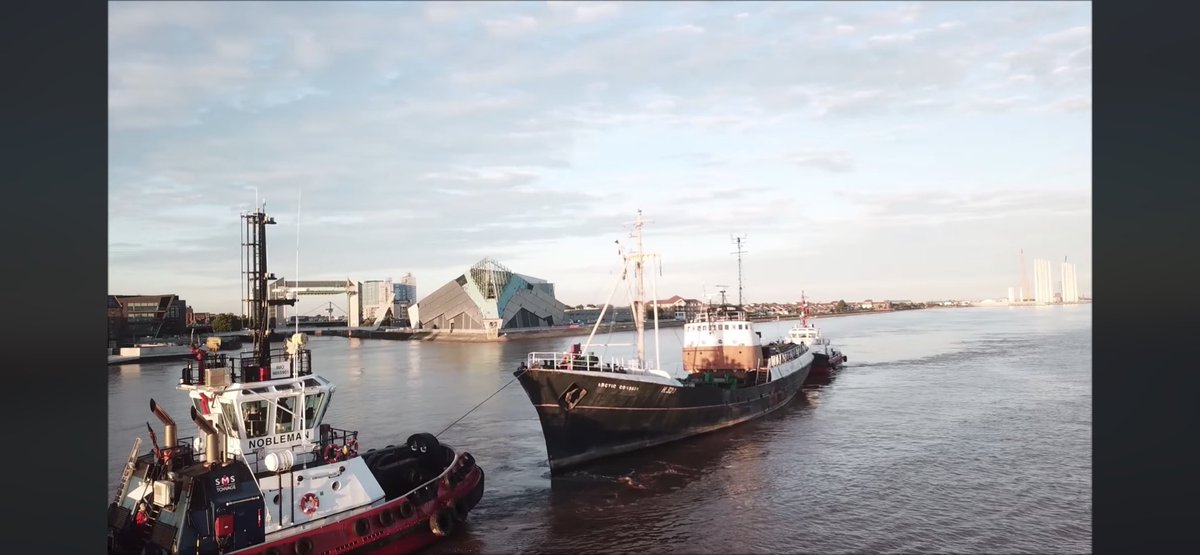 humberdrone's tweet photo. @SMSTowage tugs moving Hull trawler ARCTIC CORSAIR https://t.co/Wyaa11dZLF