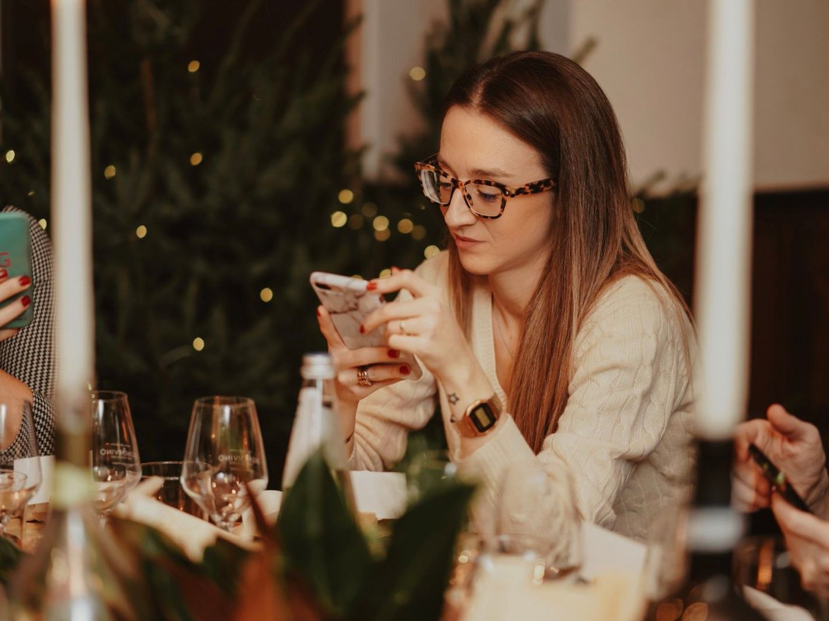 Influencer nel mondo del #vino? Comunicazione digital nella fase post pandemia? Ne parlo con Eleonora Galimberti di <a href="/Enozioni/">Enozioni</a> su #IGrandiVini
igrandivini.com/news/enozioni/