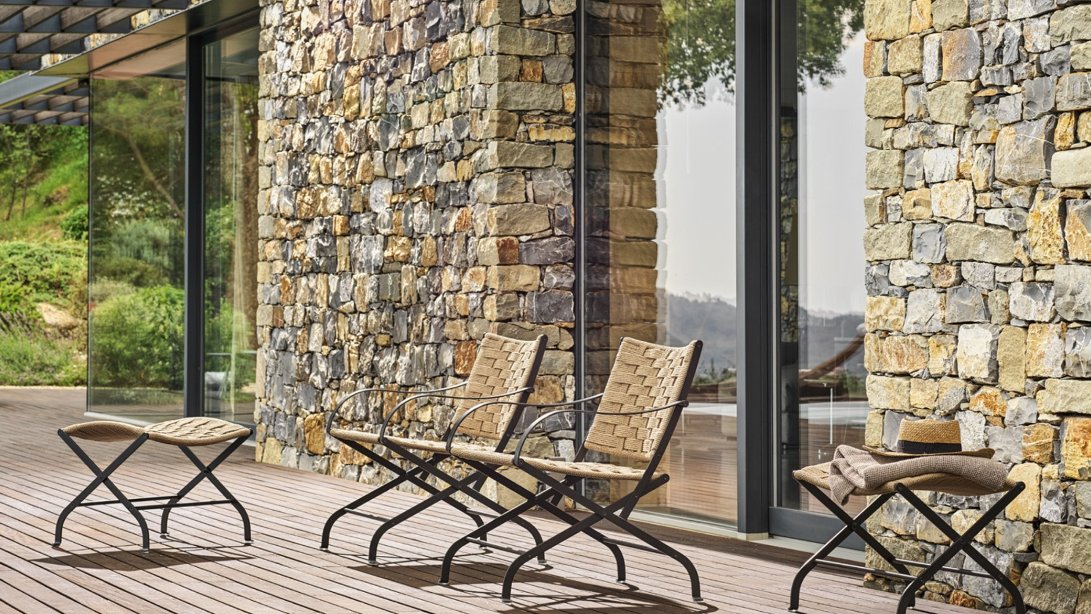 @FlexformLONDON Outdoor collection has an informal, timeless elegance to its designs that is of the highest quality &amp; durability. The collection, designed by Antonio Citterio will be showcased at #OutdoorLivingAtDCCH bit.ly/3mfvCBQ