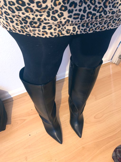New boots and dress #sissy #sissybreed #sissygirlfriend 👢👗 https://t.co/9Ae71SelPD<a href="/tag/sissy"class="tags">#sissy</a><a href="/tag/sissybreed"class="tags">#sissybreed</a><a href="/tag/sissygirlfriend"class="tags">#sissygirlfriend</a>