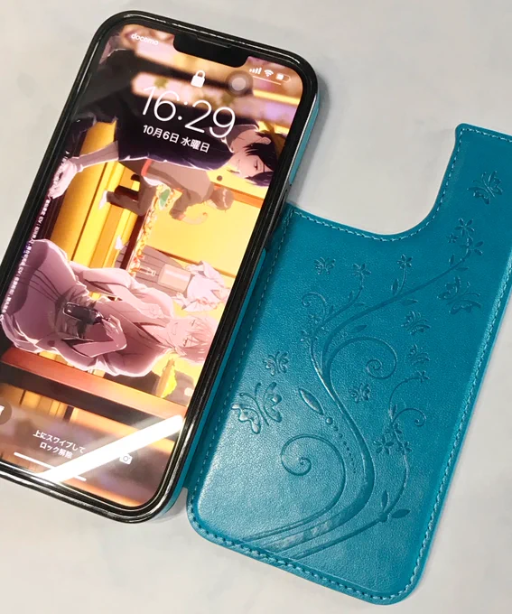 新しいiPhoneケース手帳型だけど、驚きの液晶画面ではなく背面を守るタイプ。ガラ空きだぜ!画面は剥き出しが良い、でも、カードケースは欲しいというワガママから選びましたもう少しみかつるチックにしたかった…デザインが増えることに期待 