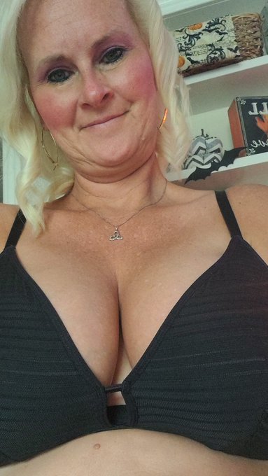 Good morning, Happy Thursday! https://t.co/7qGmgZgj7b<a href="/tag/mvsales"class="tags"><span>#mvsales</span></a>