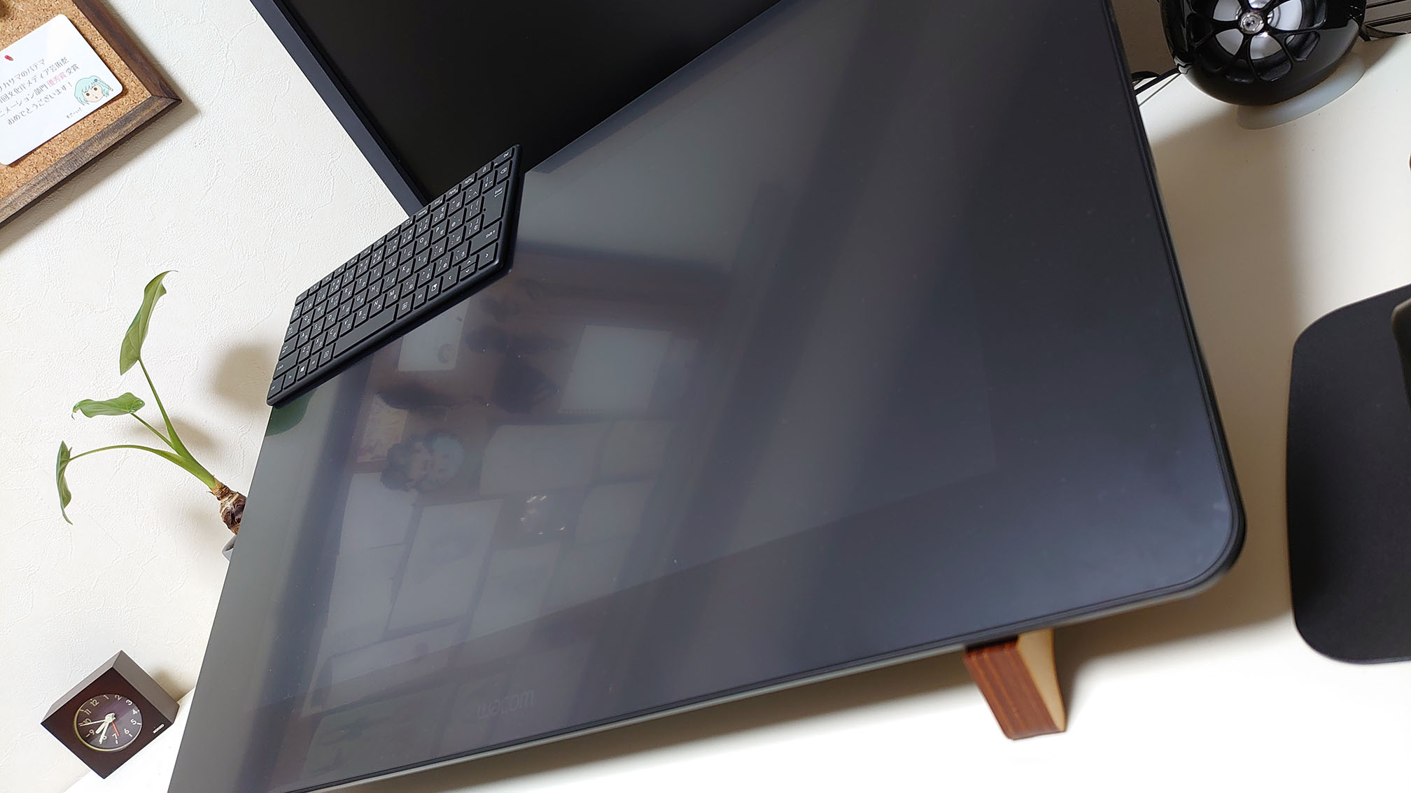 新発売！Cintiq Pro 24用 傾斜角可変スタンド 最大75度