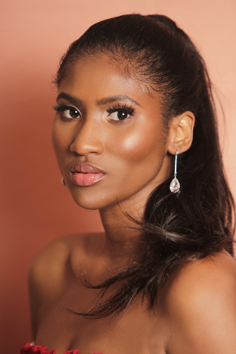 Ma famille de Guinée🇬🇳

C’est avec le coeur rempli de gratitude et de fierté, que je vous partage à tous ma participation à l’élection de Miss Monde 2021 à Porto Rico

Ensemble, hissons haut les couleurs de notre patrie
Nous allons à Miss Monde !
#SaranBahMissWorld <a href="/MissWorldLtd/">Miss World</a>