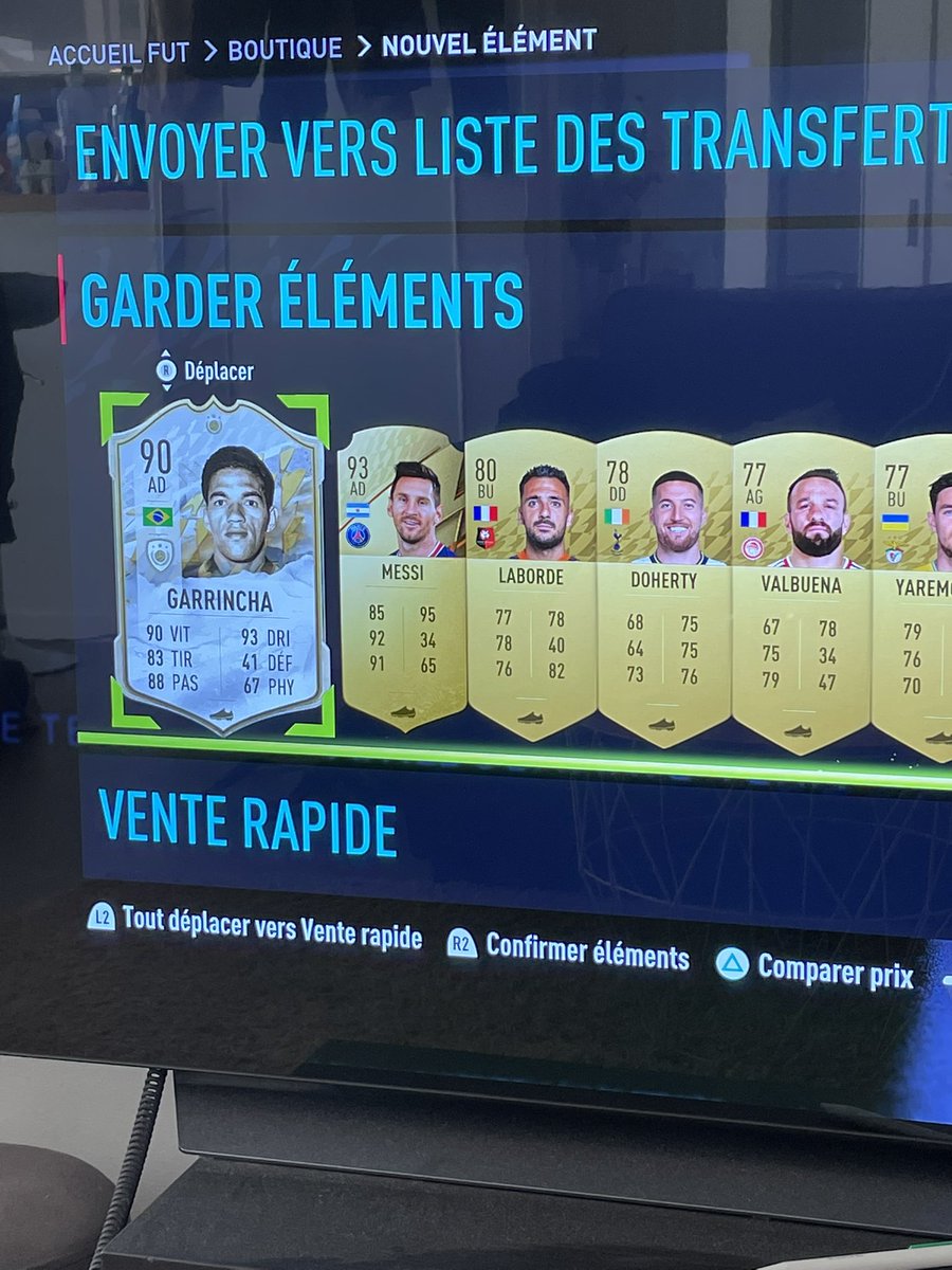 SMEBacon's tweet photo. @TwinsFifaHD Salut les Twins, énorme coup de chance pour moi aujourd’hui, je viens de packer ça 👇 Comment est ce que vous les feriez jouer et avec qui ? Vous gérez 👏 https://t.co/gCOBX5Cjbw