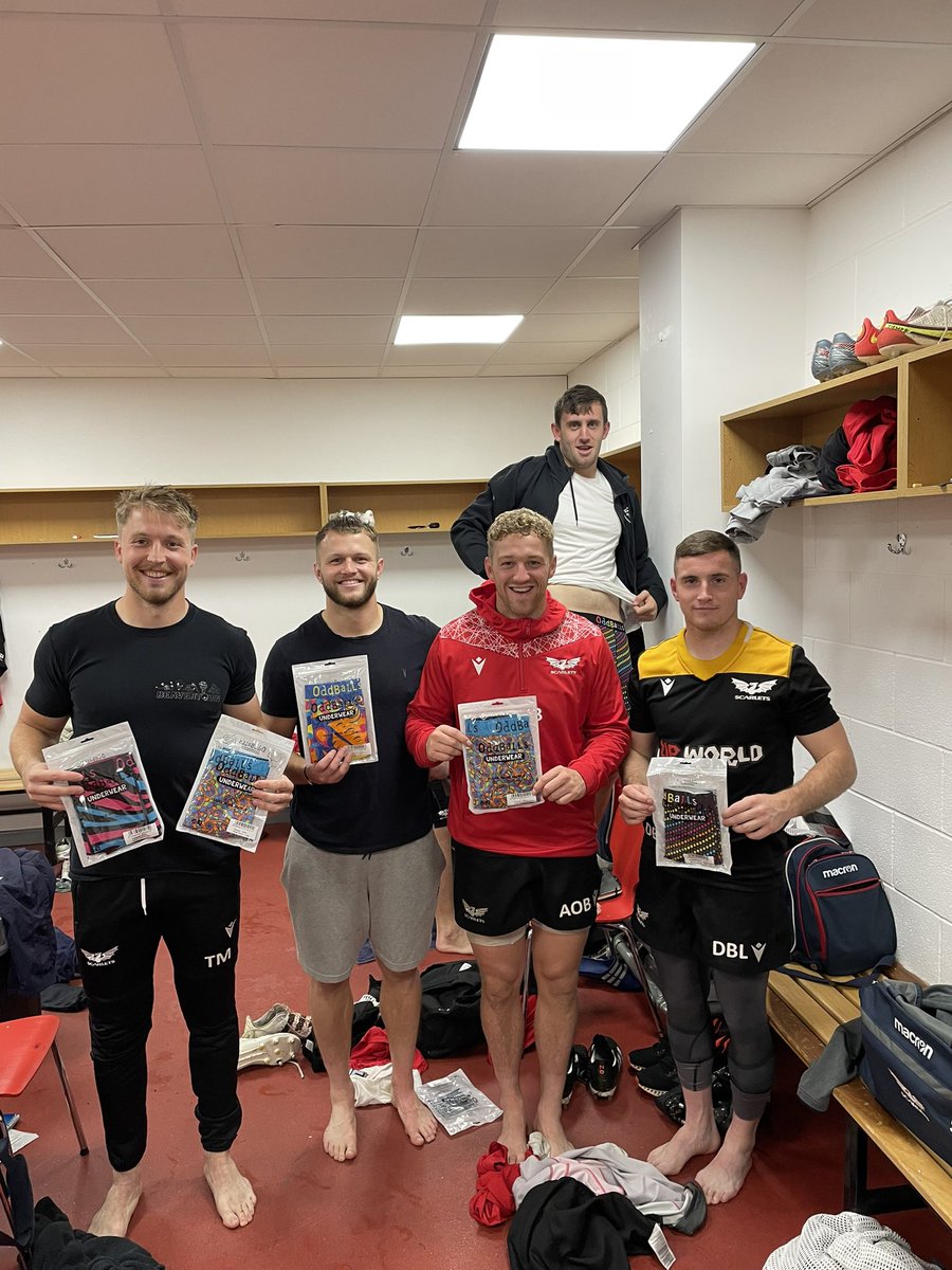 Thanks @myoddballs for looking after the boys! @scarlets_rugby