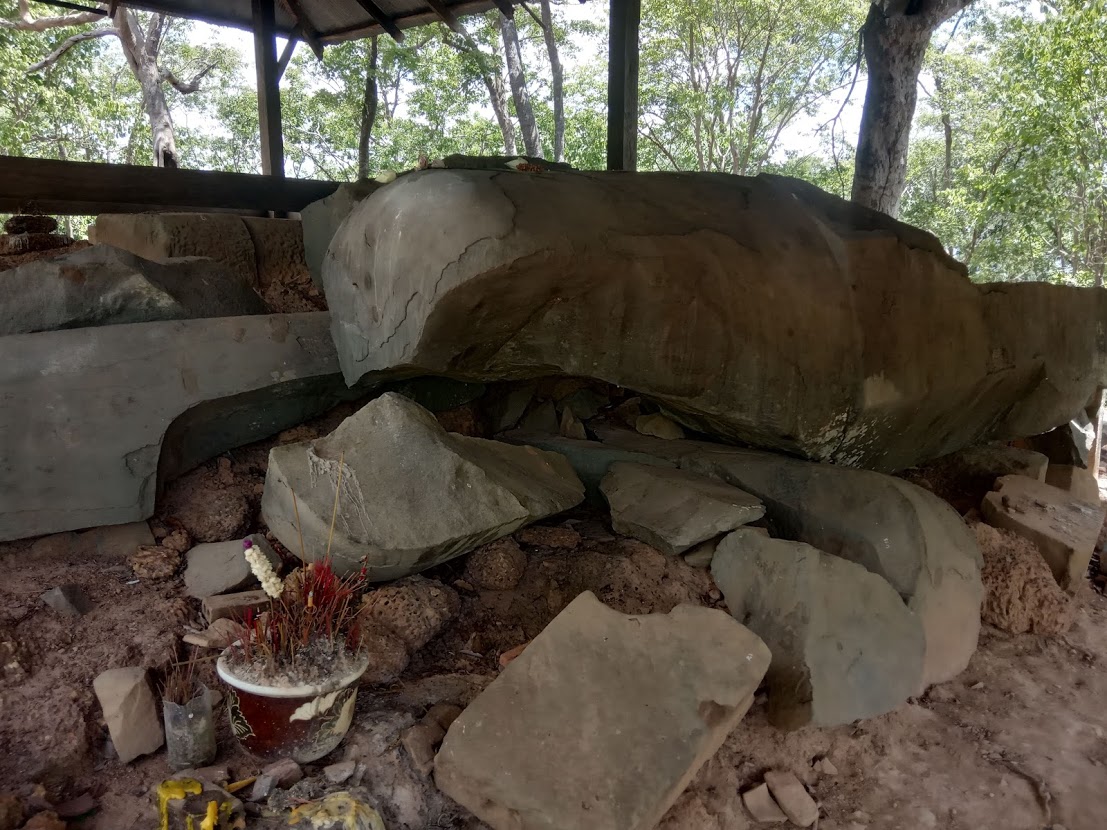 AsianFriendsAU's tweet photo. Phnom Bok - https://t.co/xHkcMx4aiQ Built during the reign of King Yasovarman I (889–910) between 9th and 10th c. It was one of the three temple mountain sites built as he established the new capital at what would become Angkor. #phnombok #helloangkor https://t.co/XGDWAa690c