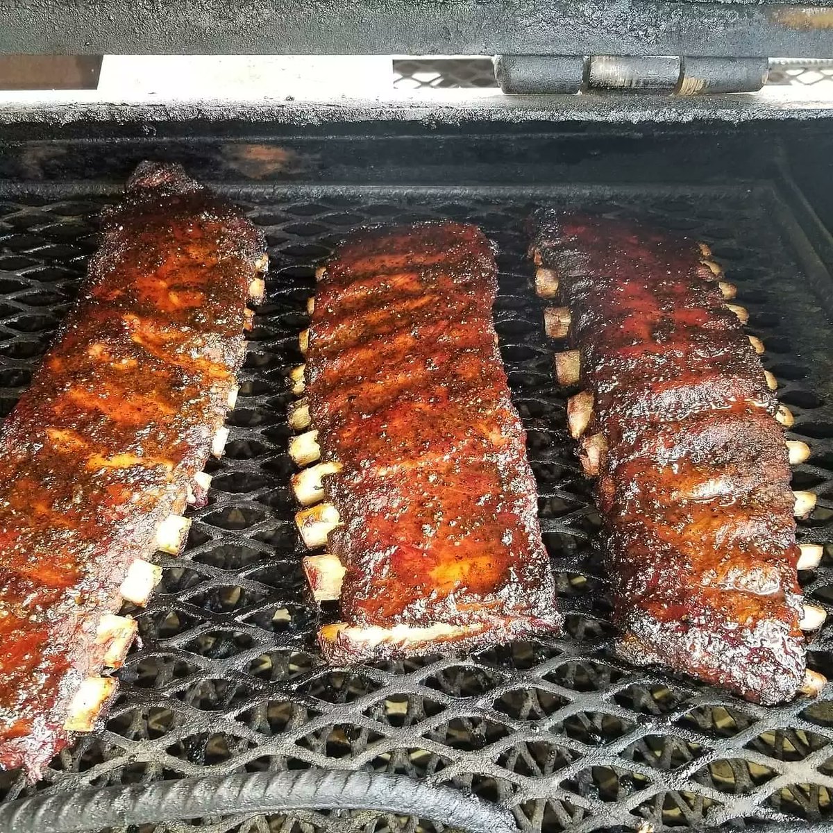 Pattons_Alcorn's tweet photo. #40Slabs & sides on deck at 11am!! π₯π₯π₯π₯ #ThemRibs of course! https://t.co/gfpAMgUOOK