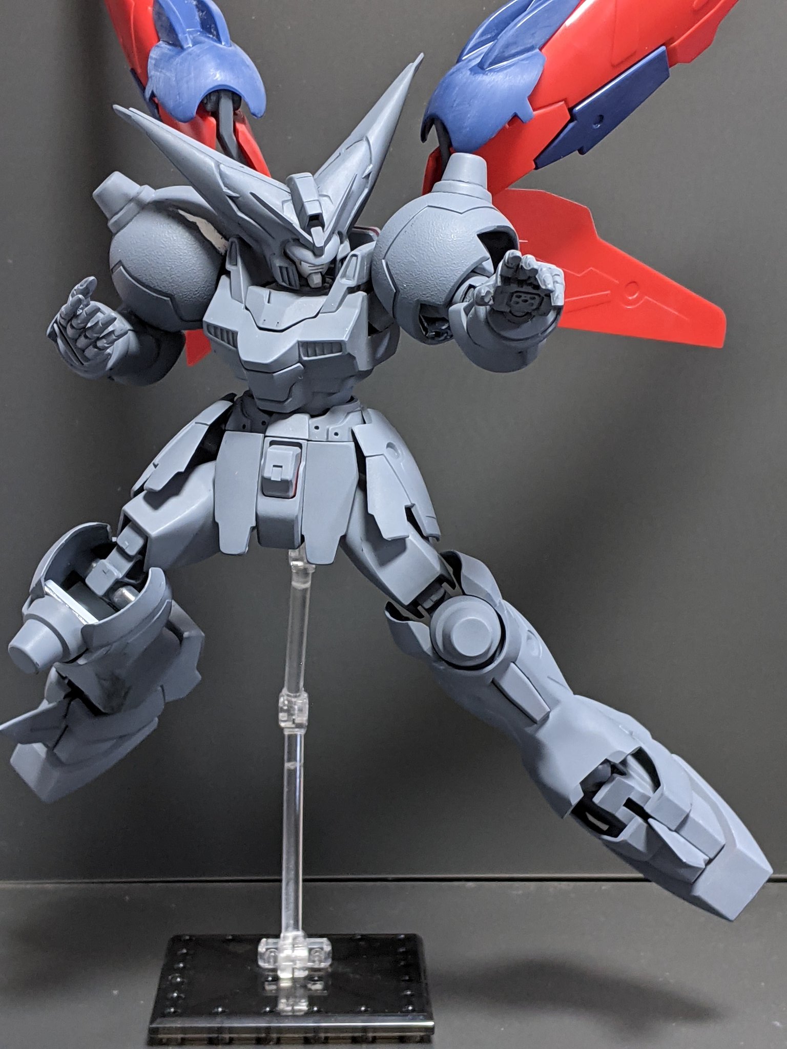 ちぇりのわ プラモラボ 今日の旧1 100hgマスターガンダム 捨てサフ後の粗潰しと 膝曲げたときに丸見えになるスネ内部の目隠し あとはスタンド穴の設置 いやー Mgのマスター 探し回って良かったですわ スタビライザー超かっこいい 旧キット