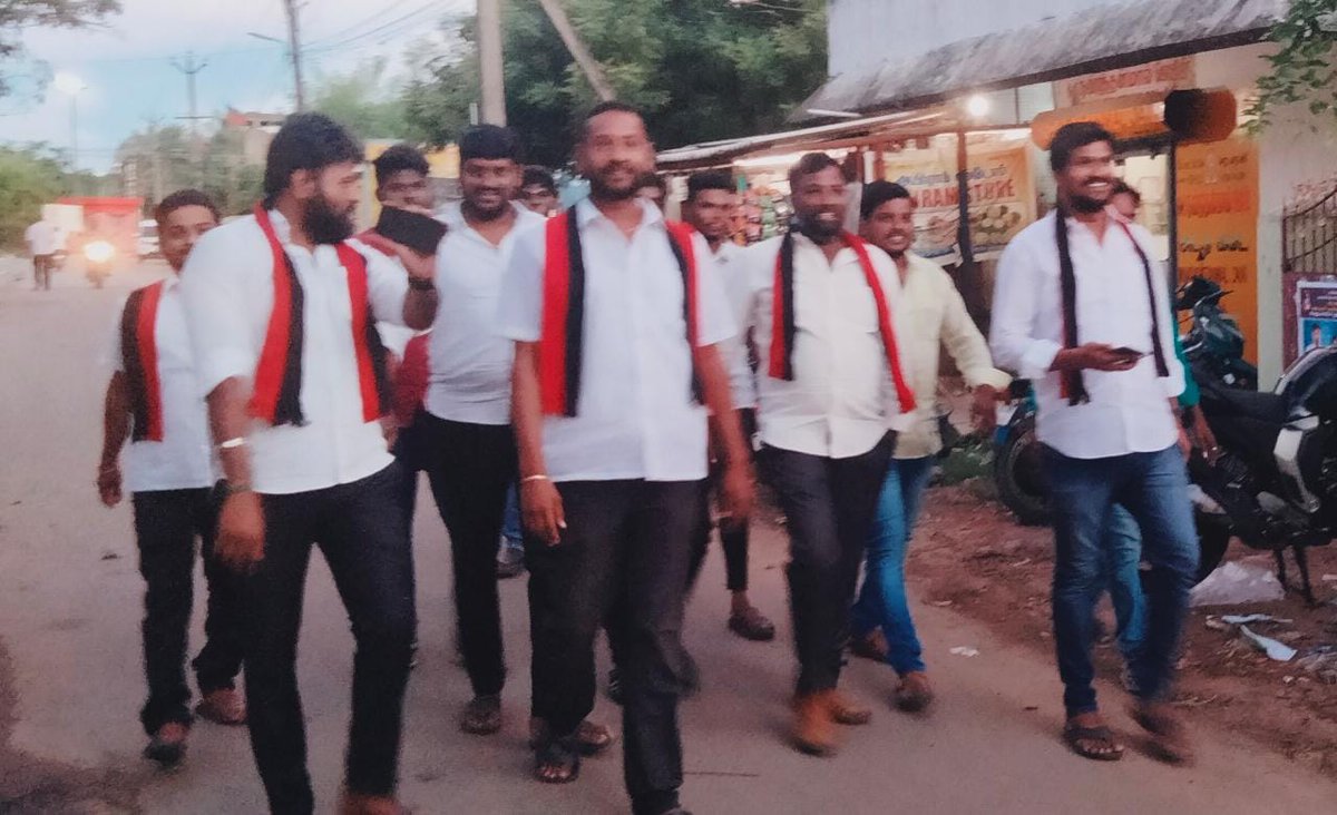 virugaibgugan's tweet photo. #Amv_prabhakarRajaArmy
#ஊரக_உள்ளாட்சிதேர்தல்
#10நாள்18000வாக்காளர்கள்.
#1முதல்15வார்டுகள்.
ஊரக உள்ளாட்சிதேர்தலை முன்னிட்டு அண்ணன்
@prabhakarraja_amv அவர்கள் தலைமையில்
காட்டாங்குளத்தூர்ஒன்றியம்  ஊராட்சியில் கழக மற்றும் கூட்டணிகட்சி வேட்பாளர்களை ஆதரித்து பிரச்சாரம் மேற்கொண்டோம்... https://t.co/jQHCqNoMDQ