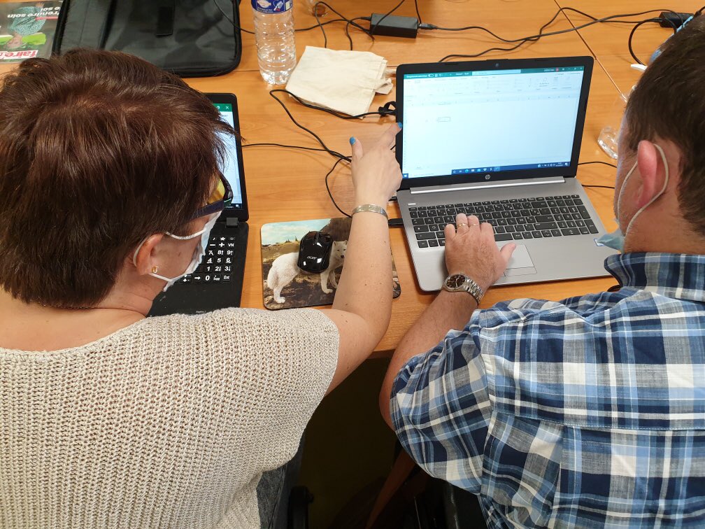 OrangeCVL's tweet photo. .@OrangeSolidariT propose des ateliers numériques gratuits au sein de @APFCVL pour faire du numérique un facteur d’égalités des chances

#RSE #inclusionnumerique https://t.co/tp1hW6bOGo