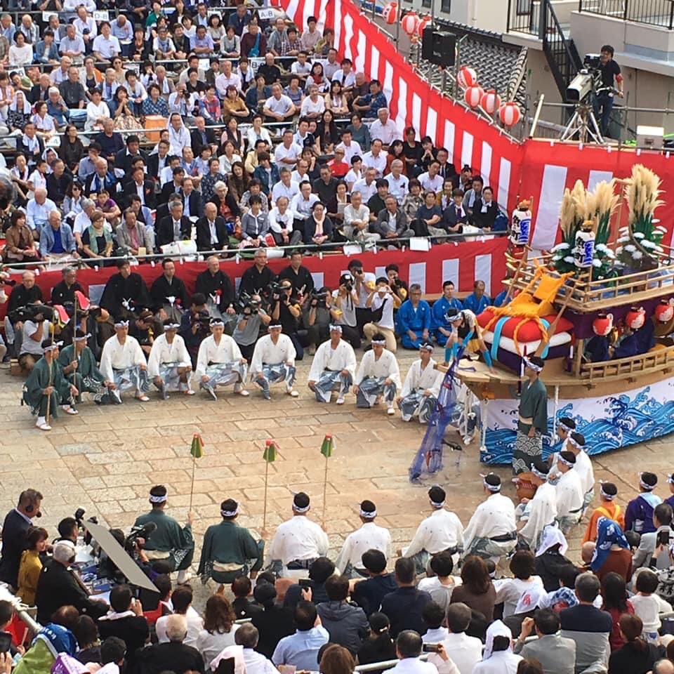 eeu_z5's tweet photo. 実はくんち馬鹿で毎年７日は仕事を休んででも長坂か桟敷でおくんちを見ていた。
Facebookで過去のこの日ってのが出てきたのでここ数年の今日を遡ってみた。

①２年前の魚の町の川船
②３年前の椛島町のコッコデショ
③４年前の銅座町の傘鉾
④５年前のモッテコイ練習

来年こそは‼️ https://t.co/zdmLgdG7Y9