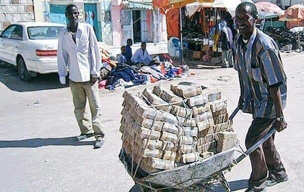 ياخوفى مانبقو زيه هذا ماشى بيشرى باكو حليب رافع حقه فى برويطه..