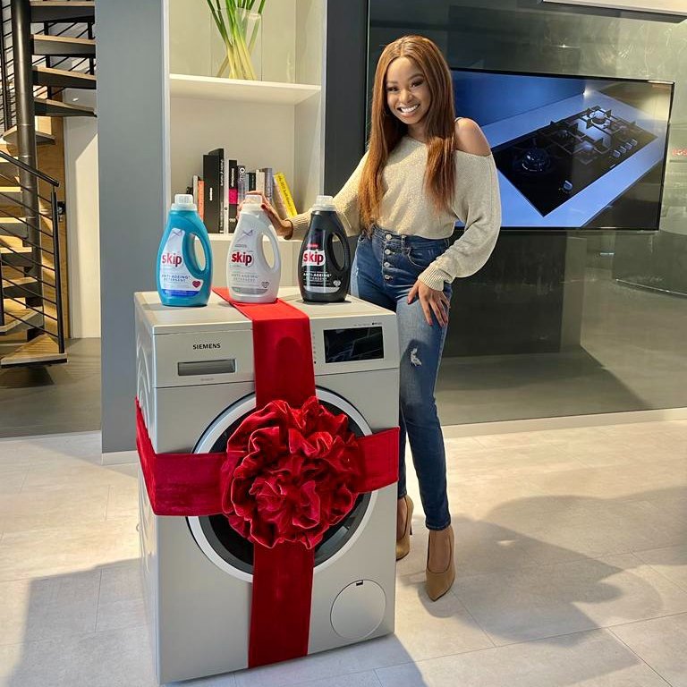 Is our state-of-the-art <a href="/SiemensHomeSA/">Siemens Home SA</a> Washing Machine &amp; a year’s supply of <a href="/SkipSouthAfrica/">Skip South Africa</a> Anti-Ageing Detergent calling your name? 🤩 To enter tell us why you need a new washing machine using #SkipSiemens. 

Ts&amp;Cs: bit.ly/2Y2HVJe #AfternoonExpress