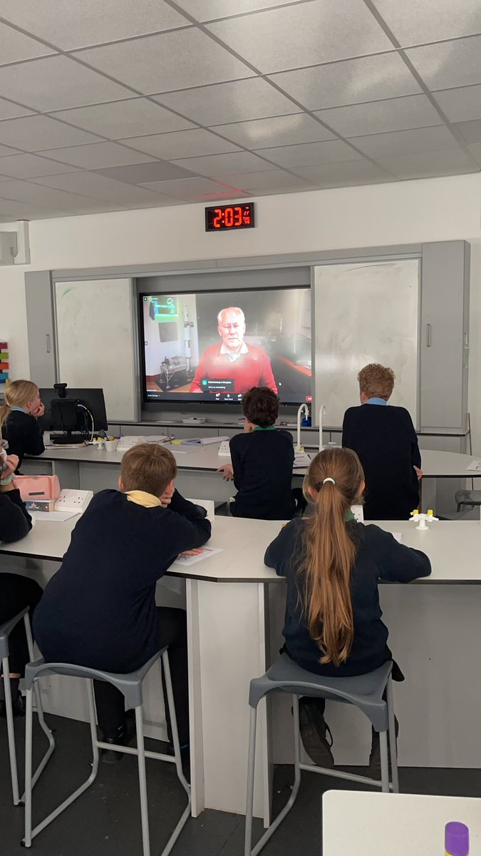NewminsterMid's tweet image. 8T Listening to Andy Aldrin talking about his childhood experience of his father and Apollo 11 land on the moon in science today! #STEMFestinSpace