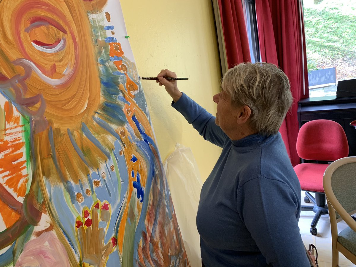 FrVigouroux's tweet photo. La semaine se poursuit à #igny cet après-midi aux Belleaunes avec une œuvre collective en version street art sous la conduite de #Fasto https://t.co/SFldJ7Zwjp